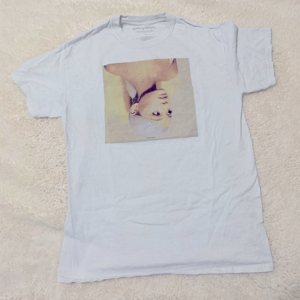 Ariana Grande Sweetener T-Shirt!